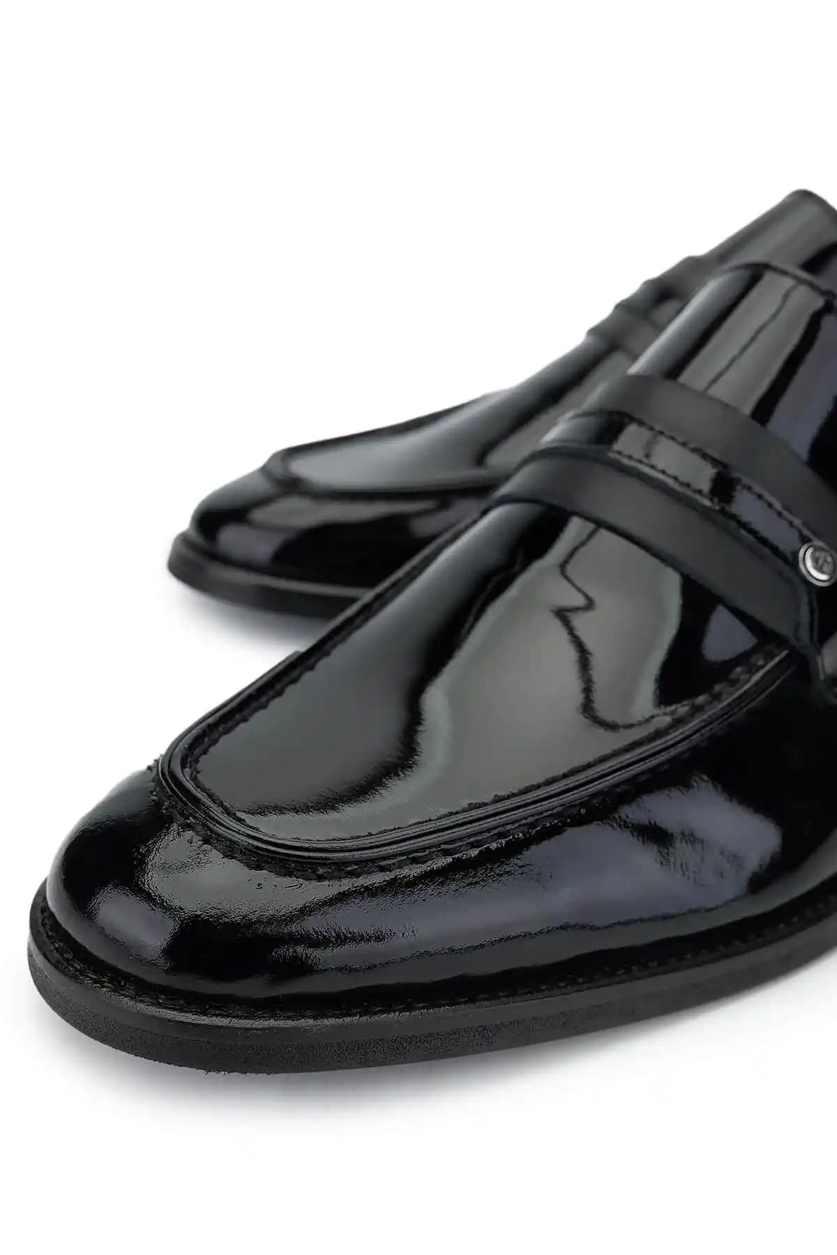 Rugan Loafer Erkek Ayakkabısı: Klasik ve Modern Tarzların Şık Buluşması